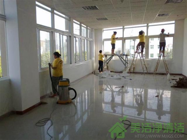很少人关注！新房开荒保洁怎么做？找保洁公司需要注意什么？(图1)